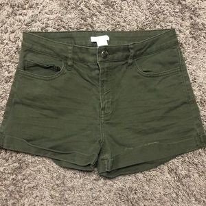 H&M olive green shorts